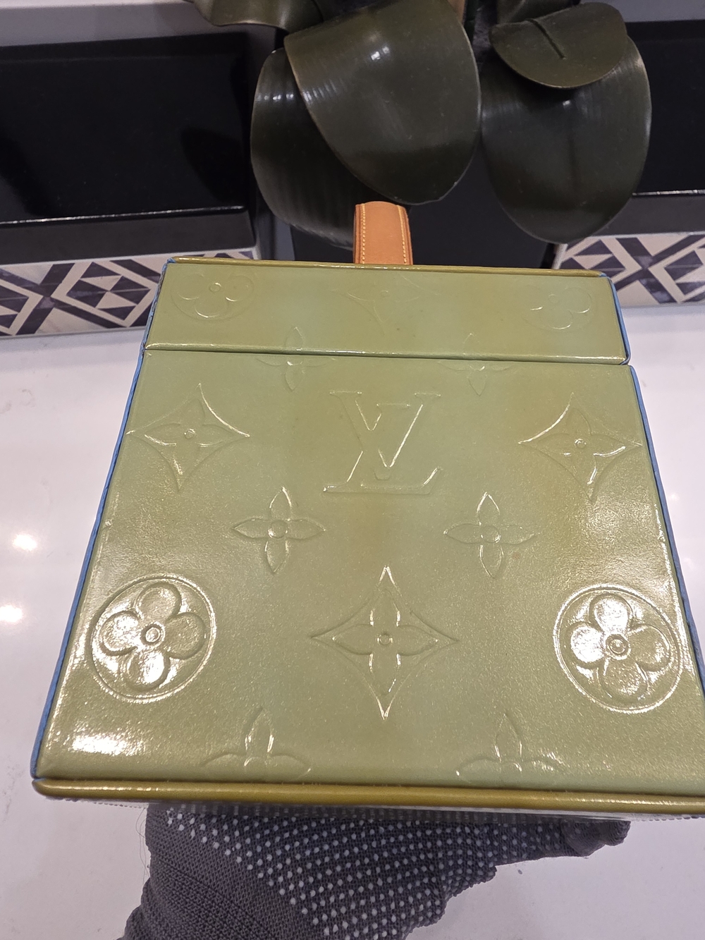 Louis Vuitton Green Monogram Vernis Leather Bleecker Box - Picture 11 of 17